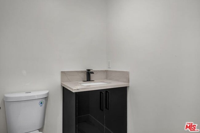 Building Photo - 10880 Tennessee Ave