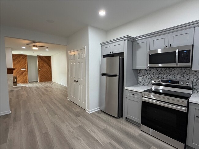 Building Photo - 6401 Deihl Rd