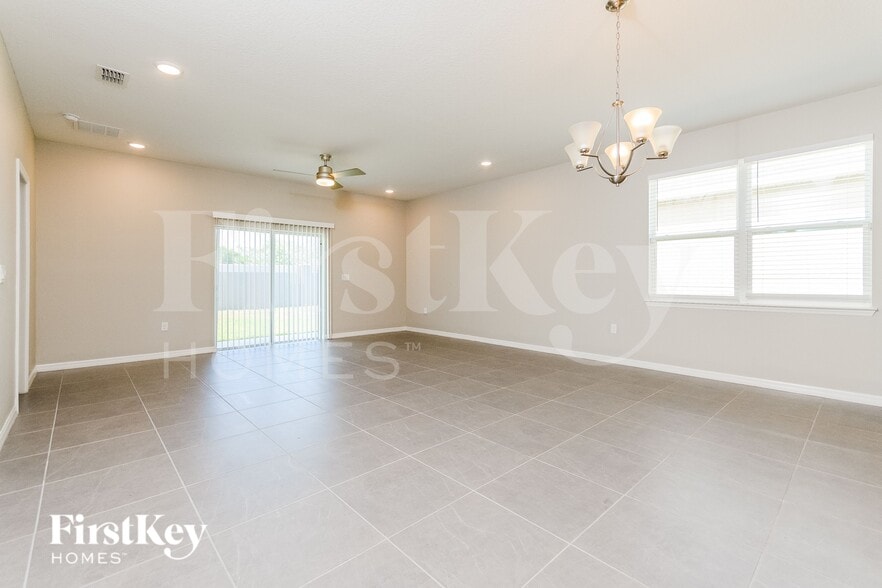 Building Photo - 1276 Spokane Pt