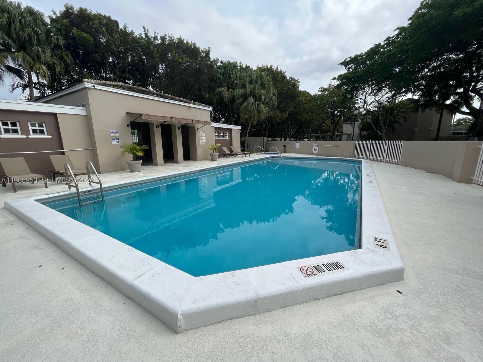 Building Photo - 5570 SW 70th Pl S