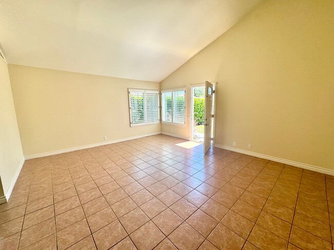 Building Photo - Lovely 3 bedroom single level home in Miss...