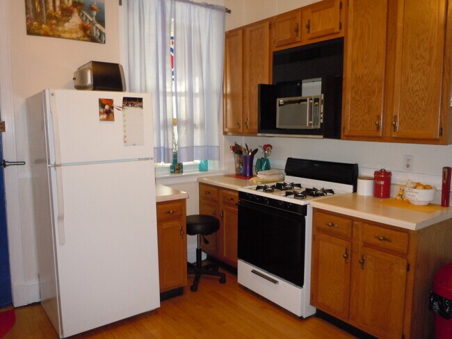 Kitchen - 1314 Eddy W St