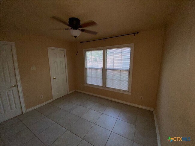 Building Photo - 1708 Poage Ave