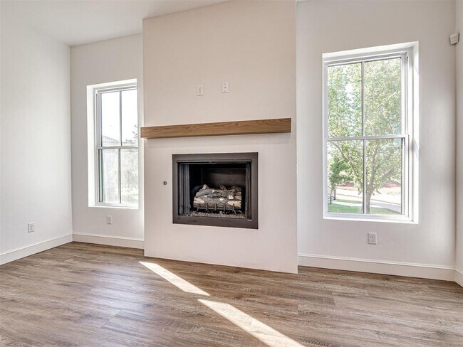 Building Photo - 29612 Memory Ln