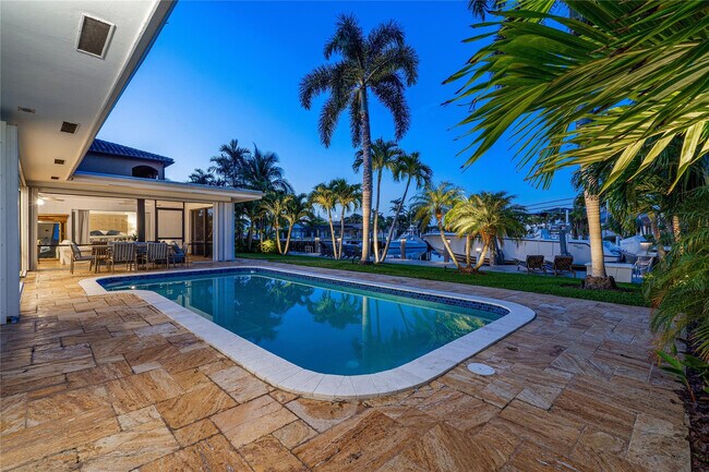 Building Photo - 1410 SE 12th St