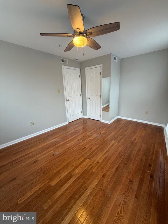 Building Photo - 1458 Riverside Ave