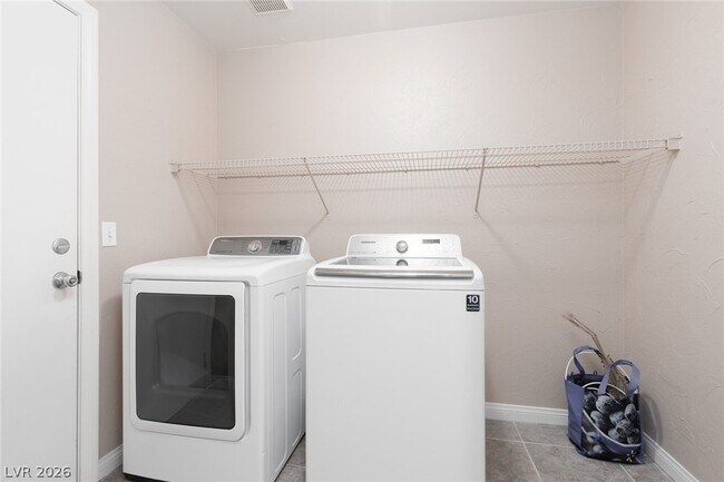 Building Photo - 5432 N Roaring Surf Dr