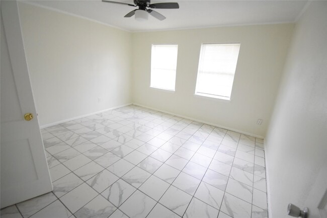 Building Photo - 6229 Clover Ridge St