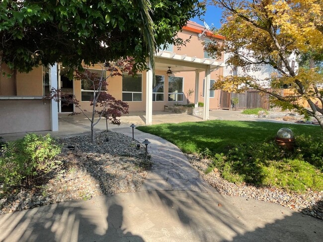 Building Photo - ***COMING SOON*** BEAUTIFUL 2-STORY HOME WITH POOL & 3 CAR GARAGE IN ROCKLIN!