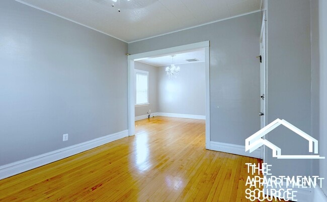 Building Photo - 4135 W Henderson St