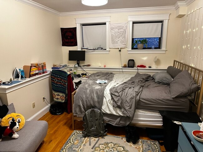 Building Photo - 27 Glenville Ave