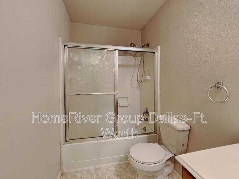 Building Photo - 5900 Calloway Dr