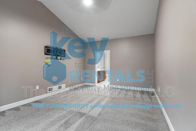 Building Photo - 1352 Creeks Edge Dr