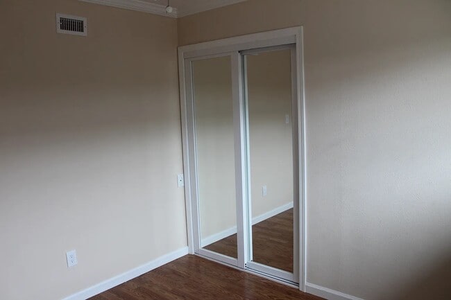 Building Photo - 4649 Mt Armet Dr