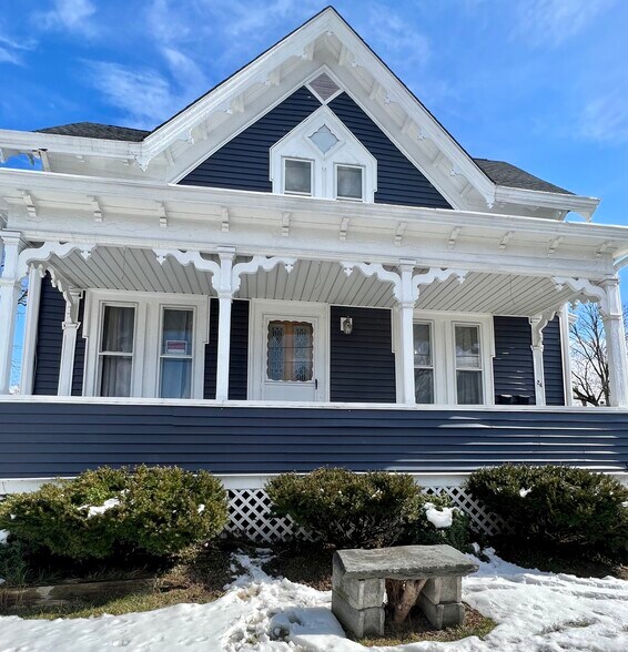 Building Photo - 24 N Chestnut St