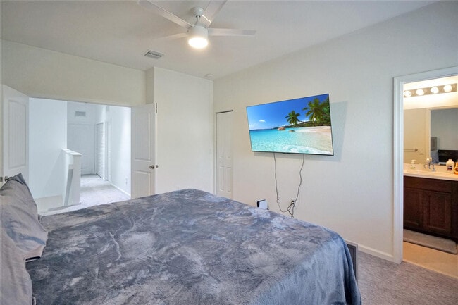 Building Photo - 378 NE 47th Pl