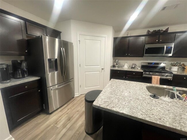 Building Photo - 84 Kohn Dr