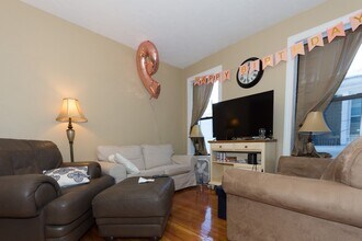 Building Photo - 4-Bedroom Apartment in Allston | 9/1 Move-In | Student Friendly