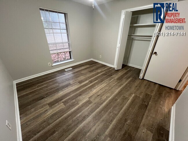 Building Photo - 6901 Archwood Dr