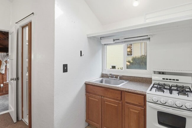 Building Photo - 500 Humboldt Rd