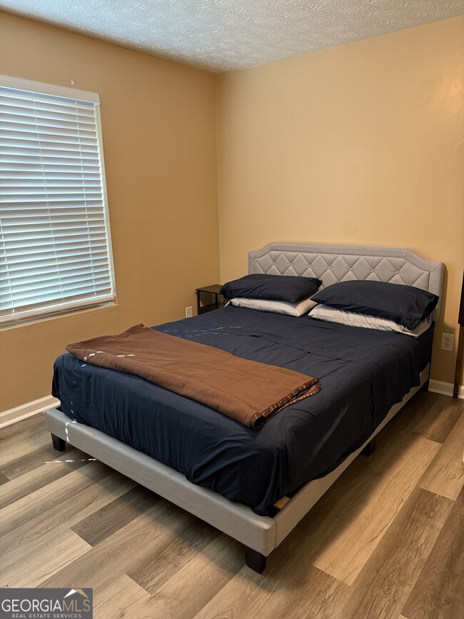 Building Photo - 5104 Fairington Village Dr