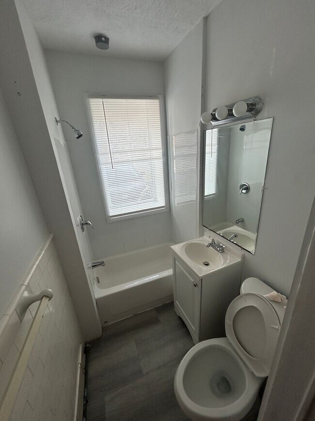 Building Photo - 1 Hitchcock Rd