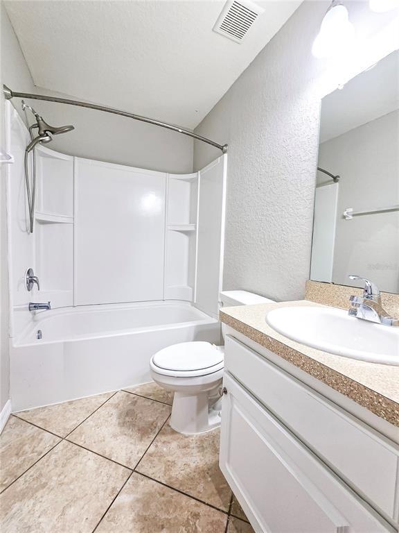 Building Photo - 3519 Kenwood Crossing