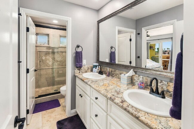 Building Photo - Your Furnished Coastal Escape Awaits!