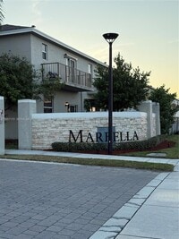 Building Photo - 818 SE 19th St