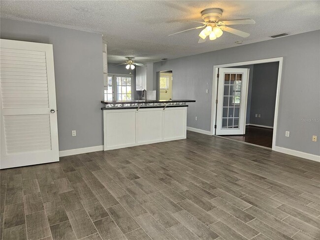 Building Photo - 272 Loyola Rd