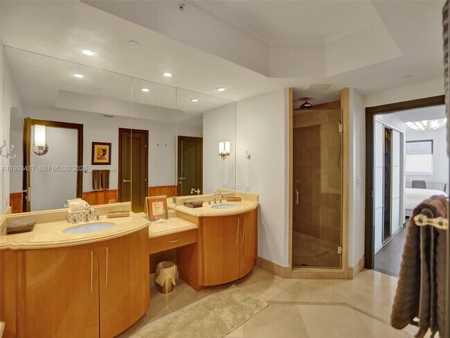 Building Photo - 17875 Collins Ave