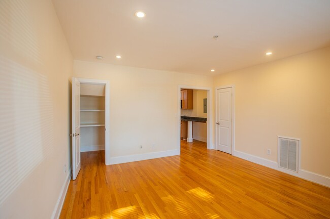 Building Photo - Lovely 1 BR/1 BA Condo in Trinidad!