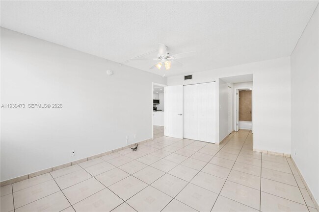 Building Photo - 16710 NE 9th Ave