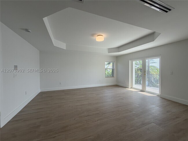 Building Photo - 5297 SW 183rd Ave