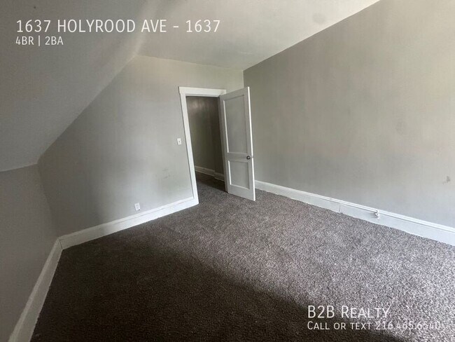 Building Photo - 1637 Holyrood Rd