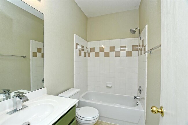 Building Photo - 104 Windmill Cir