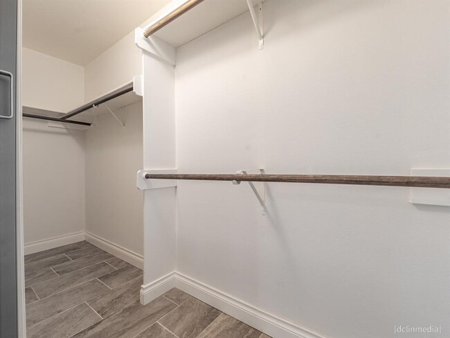 Building Photo - 6407 Bayou Crest Dr