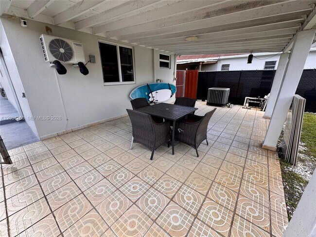 Building Photo - 1158 NW 34th Ave