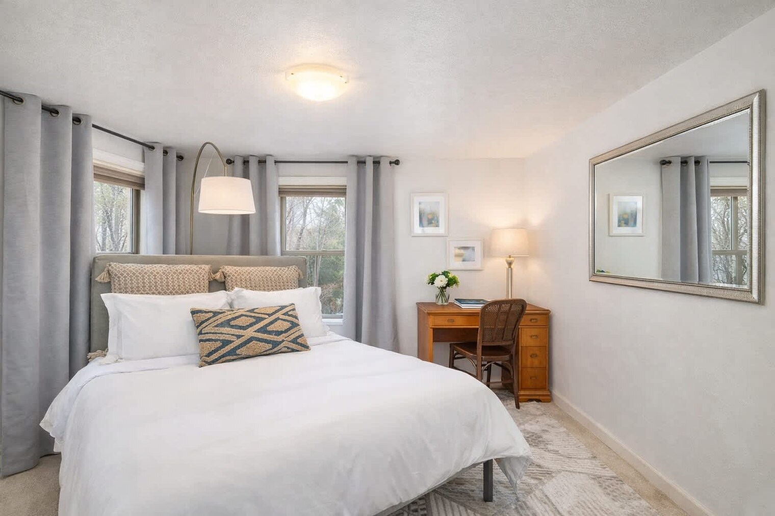 Building Photo - 1500 Palisades Dr