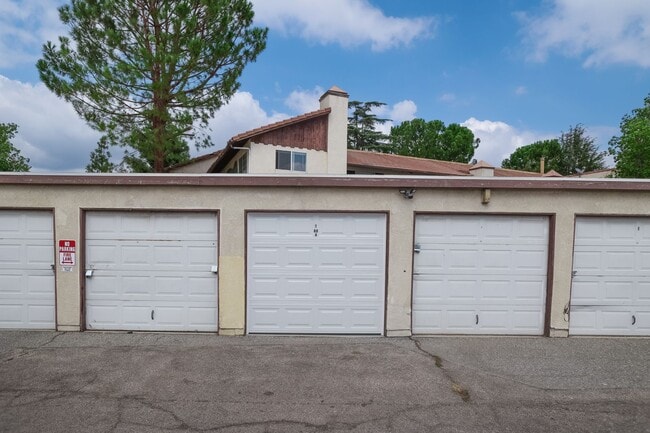 Building Photo - Downstairs 2-Bedroom Condo in Banning--55+ Gated Community!