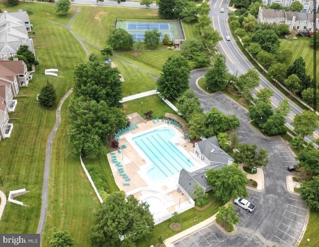 Building Photo - 7745 Chatfield Ln