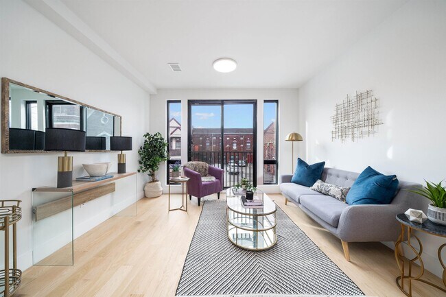 Building Photo - 10 Brinkerhoff St