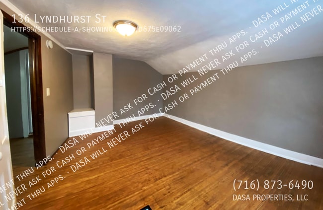 Building Photo - 136 Lyndhurst St