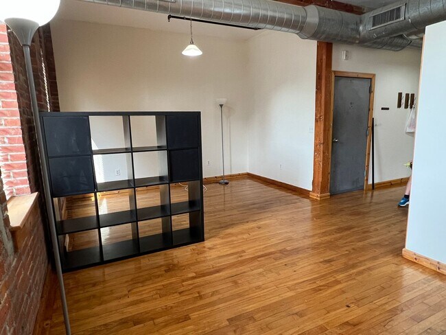 Building Photo - 325 Lafayette St