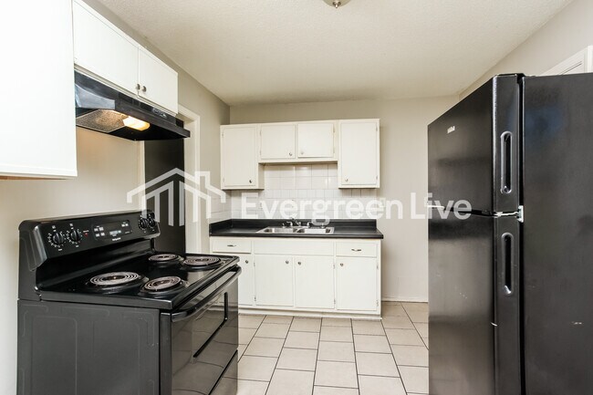 Building Photo - 4983 Appleville St