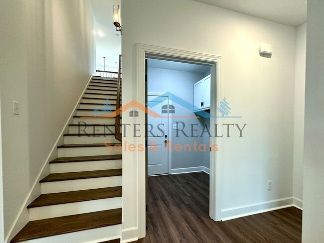 Building Photo - 3BR Home with Office, Bonus Room, Large Kitchen Island, 2-Car Garage & Large Yard – Huntsville Li...