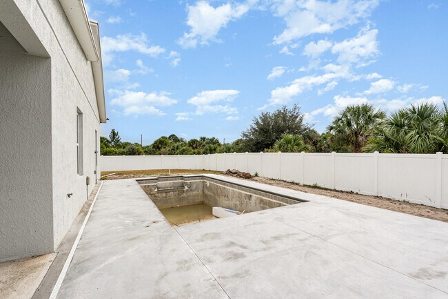 Building Photo - 448 St Andre Blvd