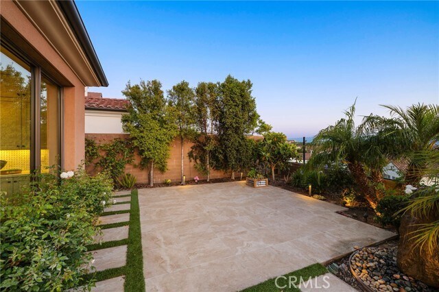 Building Photo - 168 Bellini