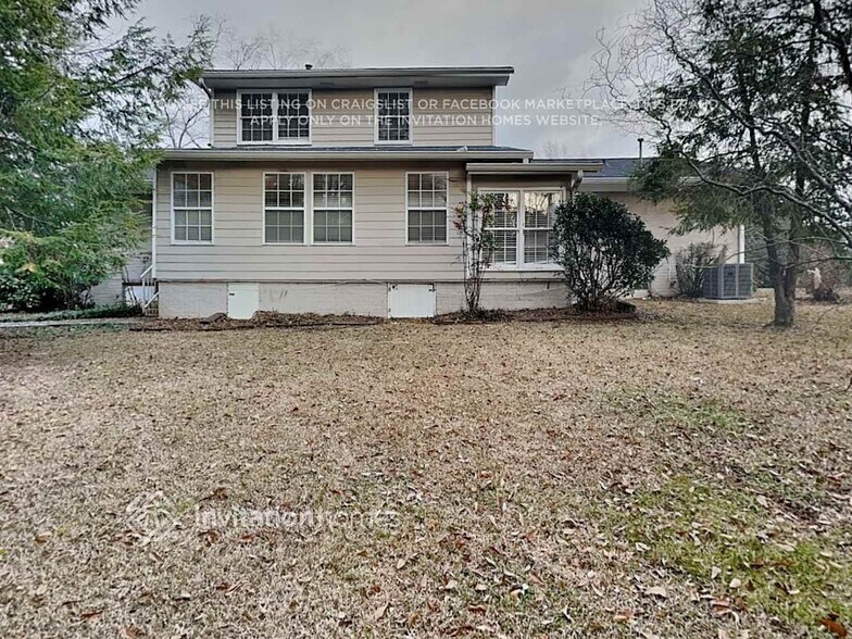 Building Photo - 8837 Elma St