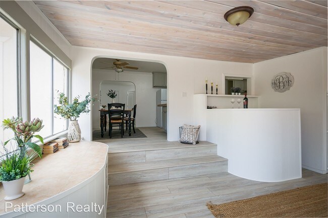 Building Photo - 166 Pier Ave